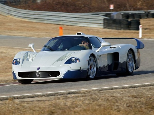 ����������� ���� �� Maserati MC12 (�������� ��12) � �������