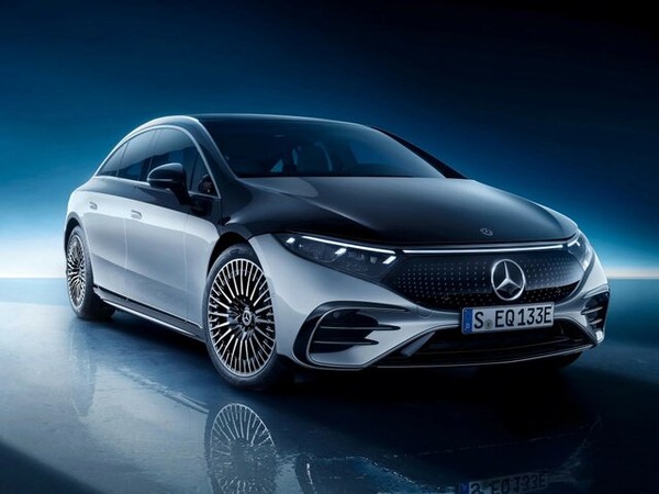 ����������� ���� �� Mercedes EQS (�������� ����) � �������