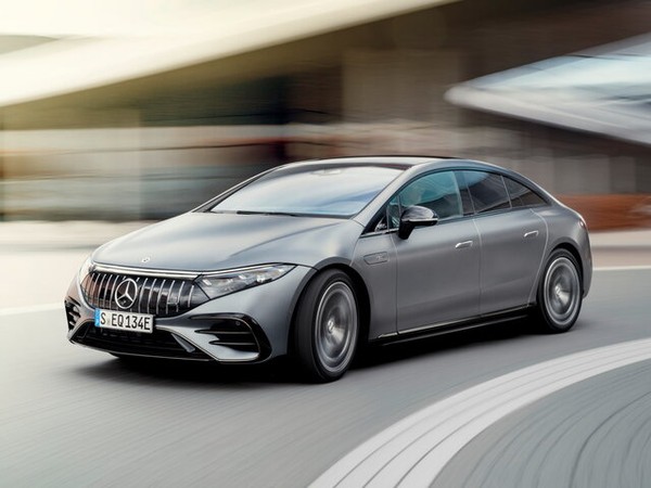 ����������� ���� �� Mercedes EQS AMG (�������� ���� ���) � �������