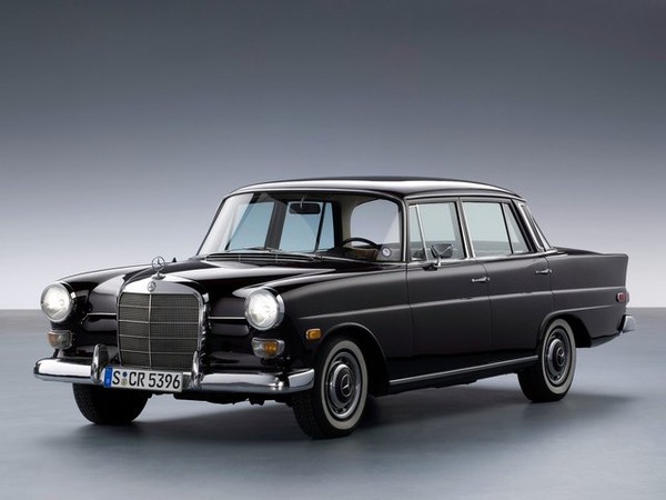 ����������� ���� �� Mercedes W110 (�������� �110) � �������