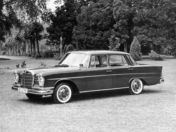 ����������� ���� �� Mercedes W111 (�������� �111) � �������