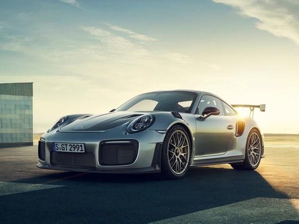 ����������� ���� �� Porsche 911 GT2 (����� 911 ��2) � �������