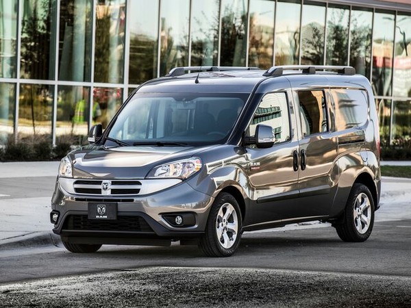 ����������� ���� �� Ram ProMaster City (��� ��������� ����) � �������