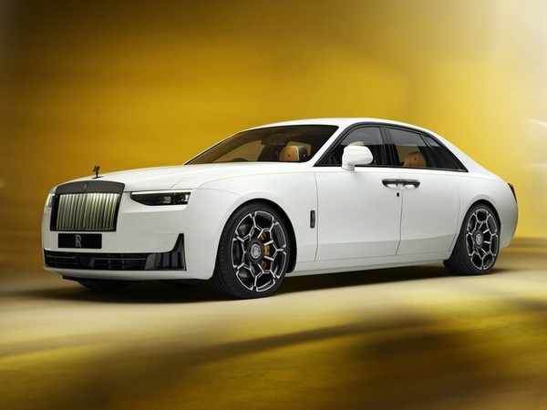 ����������� ���� �� Rolls-Royce Ghost (�����-���� �����) � �������