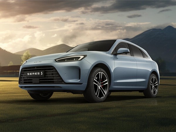 ����������� ���� �� Seres M5 (����� �5) � �������