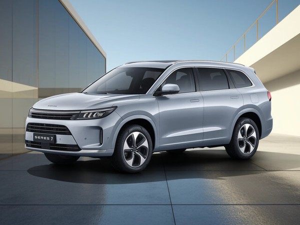 ����������� ���� �� Seres M7 (����� �7) � �������