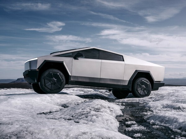 ����������� ���� �� Tesla Cybertruck (����� ����������) � �������