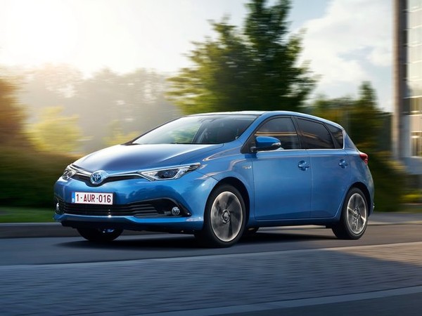 ����������� ���� �� Toyota Auris (������ �����) � �������