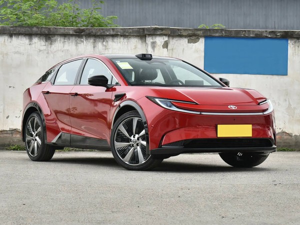 ����������� ���� �� Toyota bZ5 (������ ��5) � �������