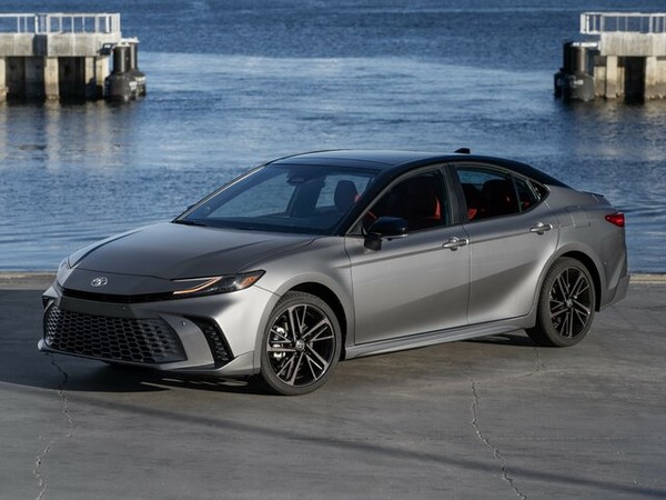 ����������� ���� �� Toyota Camry (������ �����) � �������