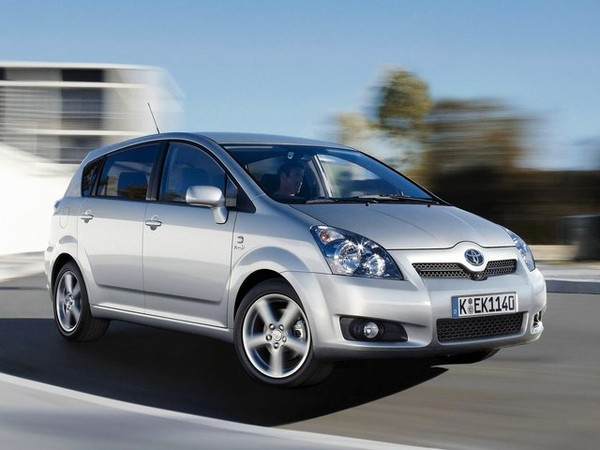 ����������� ���� �� Toyota Corolla Verso (������ ������� �����) � �������