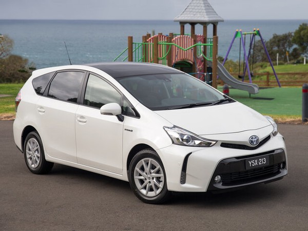 ����������� ���� �� Toyota Prius Alpha (������ ����� �����) � �������