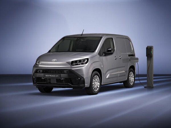 ����������� ���� �� Toyota ProAce City (������ ������ ����) � �������