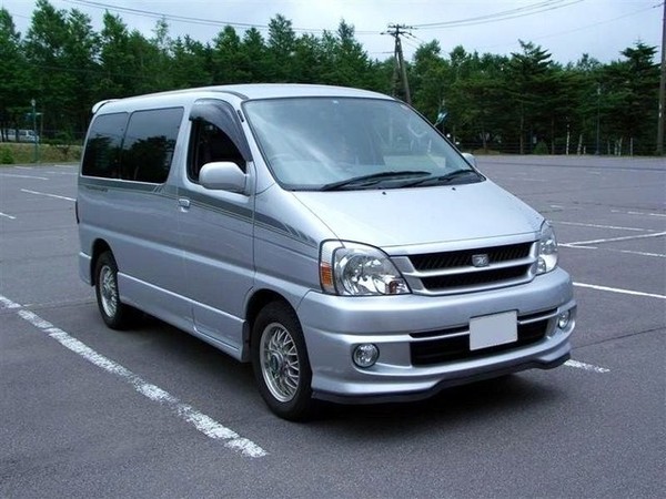 ����������� ���� �� Toyota Touring HiAce (������ ������ ����) � �������