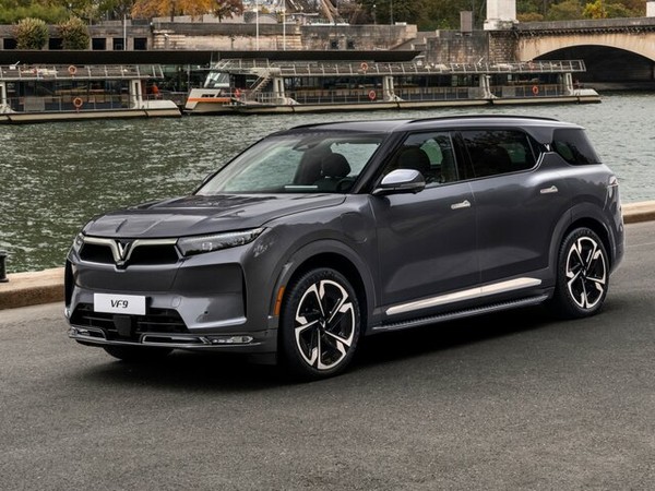 ����������� ���� �� VinFast VF9 (������� ��9) � �������