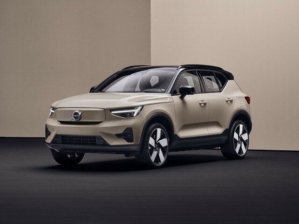 ����������� ���� �� Volvo EX40 (������ ��40) � �������