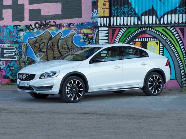 ����������� ���� �� Volvo S60 Cross Country (������ �60 ����� ������) � �������