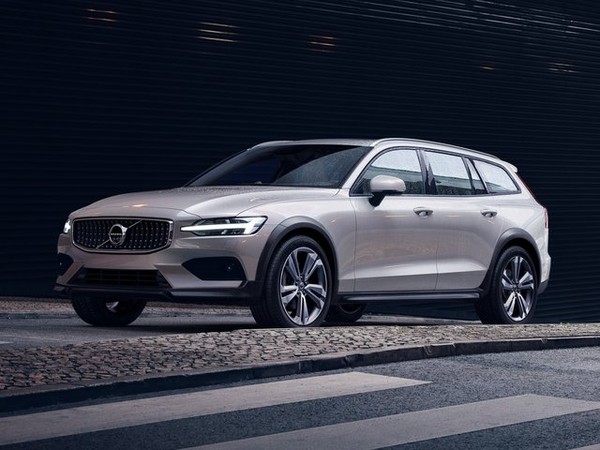 ����������� ���� �� Volvo V60 Cross Country (������ �60 ����� ������) � �������