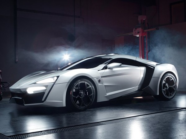 ����������� ���� �� W Motors Lykan Hypersport  (� ������ ����� ����������) � �������
