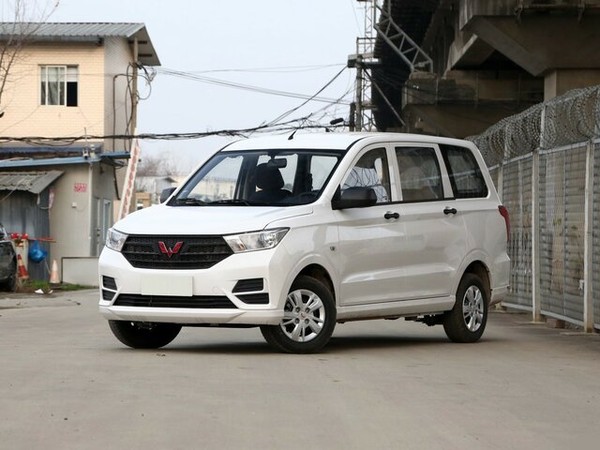 ����������� ���� �� Wuling Hongguang S (������ ��������� �) � �������