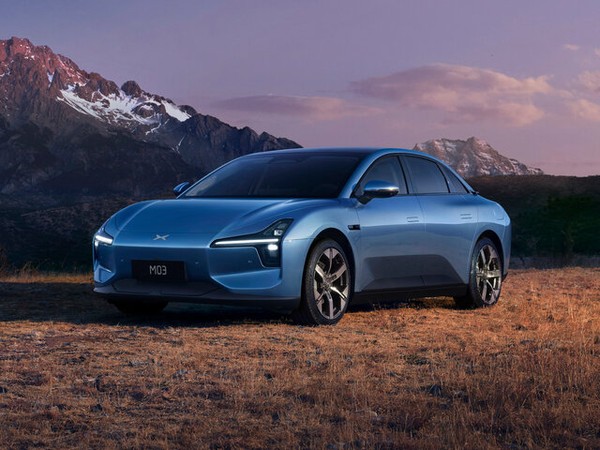 ����������� ���� �� Xpeng Mona M03 (����� ���� �03) � �������