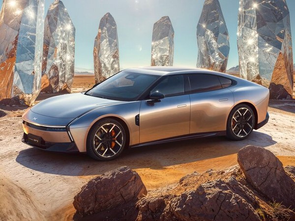 ����������� ���� �� Xpeng P7 (����� �7) � �������