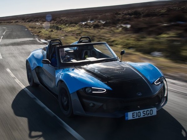 ����������� ���� �� Zenos E10 (����� �10) � �������